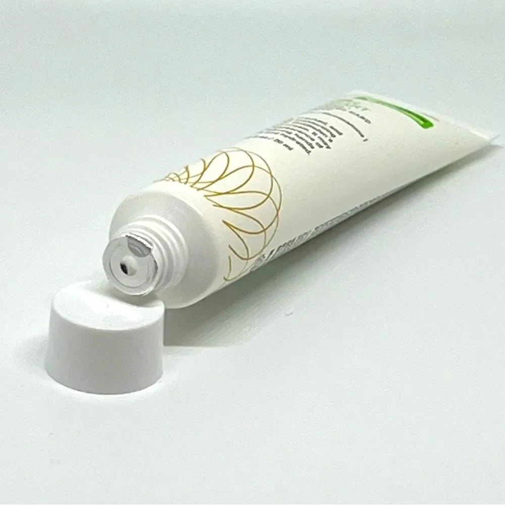 🌟$10 GOLDFADEN MD Hands To Heart Anti-Aging Treatment